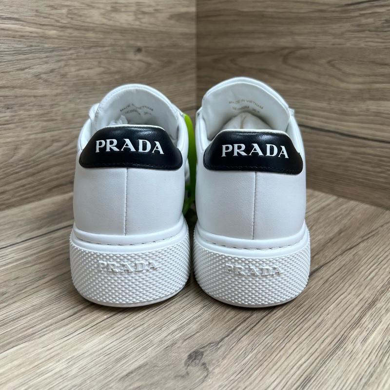 閒置新Prada 普拉達 黑尾三角標厚底小白鞋 36.5碼//無配件-3