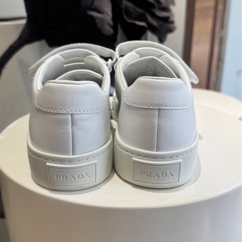 99新 普拉達/prada 魔術貼小白鞋 36碼,無附件-3