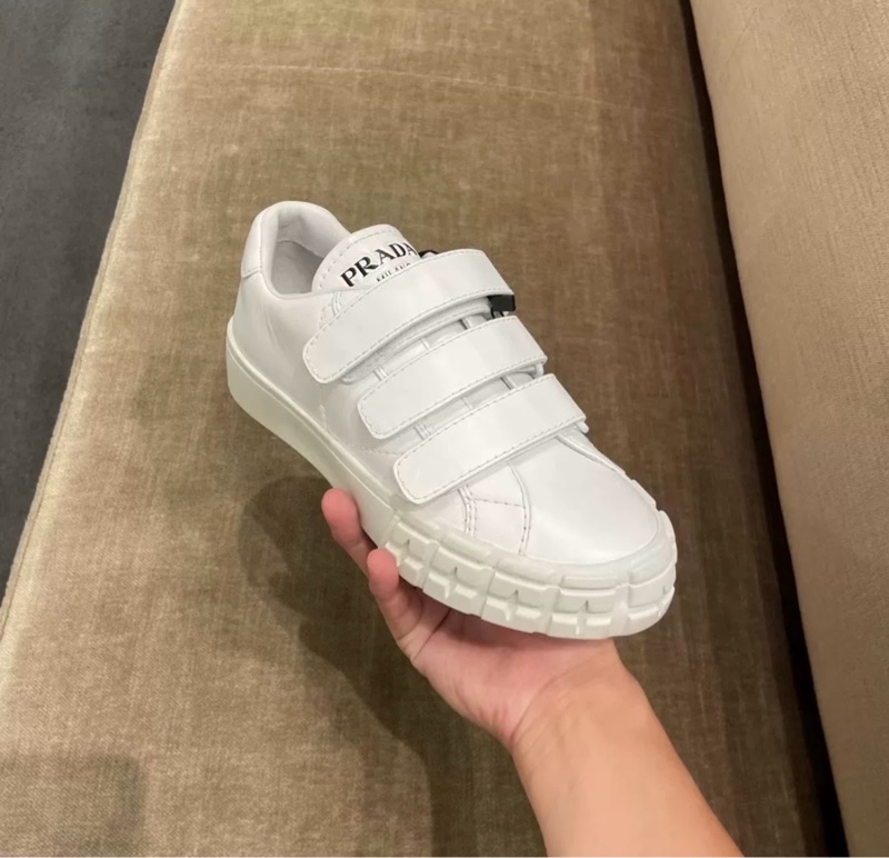 99新 普拉達/prada 魔術貼小白鞋 36碼,無附件-6