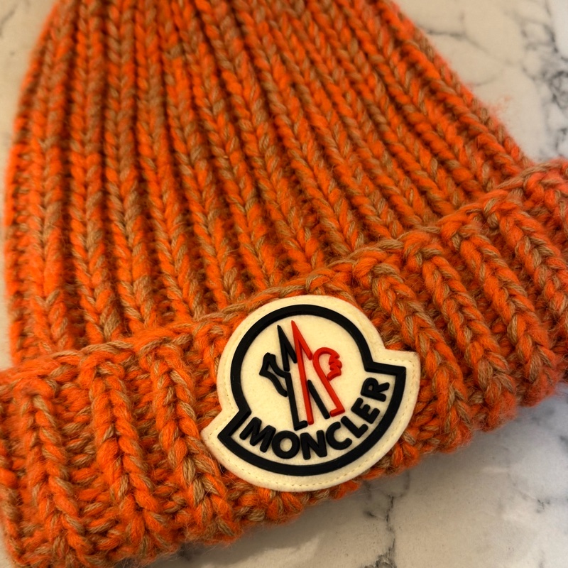 Moncler橘色毛球毛帽 可愛又保暖❤️❤️-1