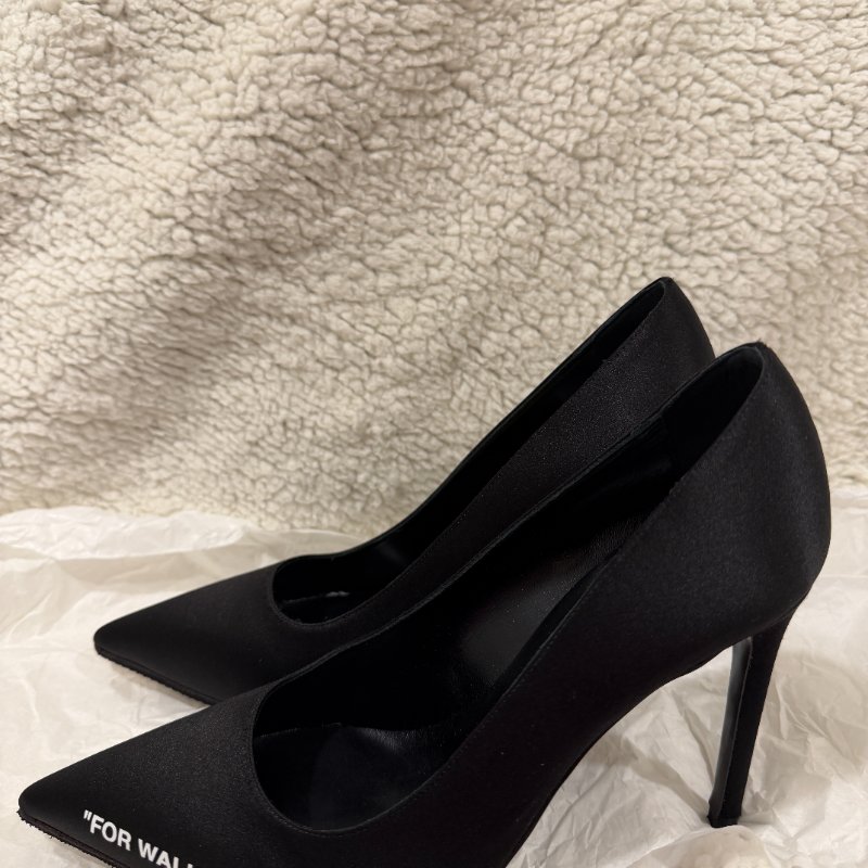 Off-White 黑色緞面尖頭高跟鞋 37號 99新配件塵袋-2