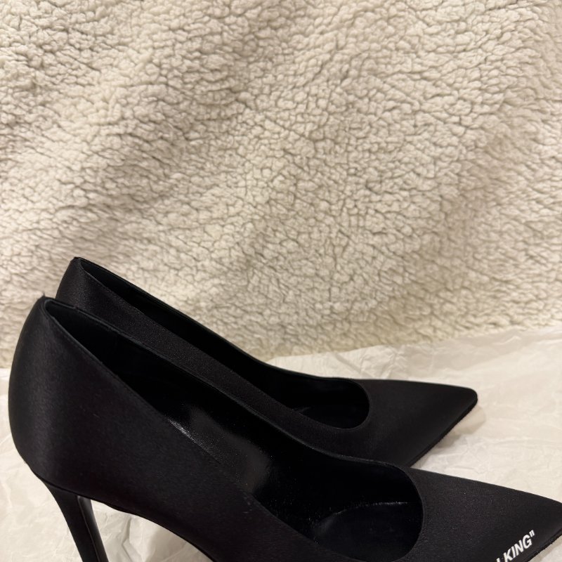 Off-White 黑色緞面尖頭高跟鞋 37號 99新配件塵袋-3
