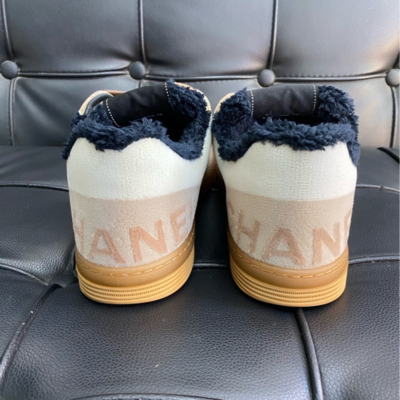 Chanel/香奈兒 全新卡其色麂皮絨板鞋 橡膠底 內里帶絨 37碼-2