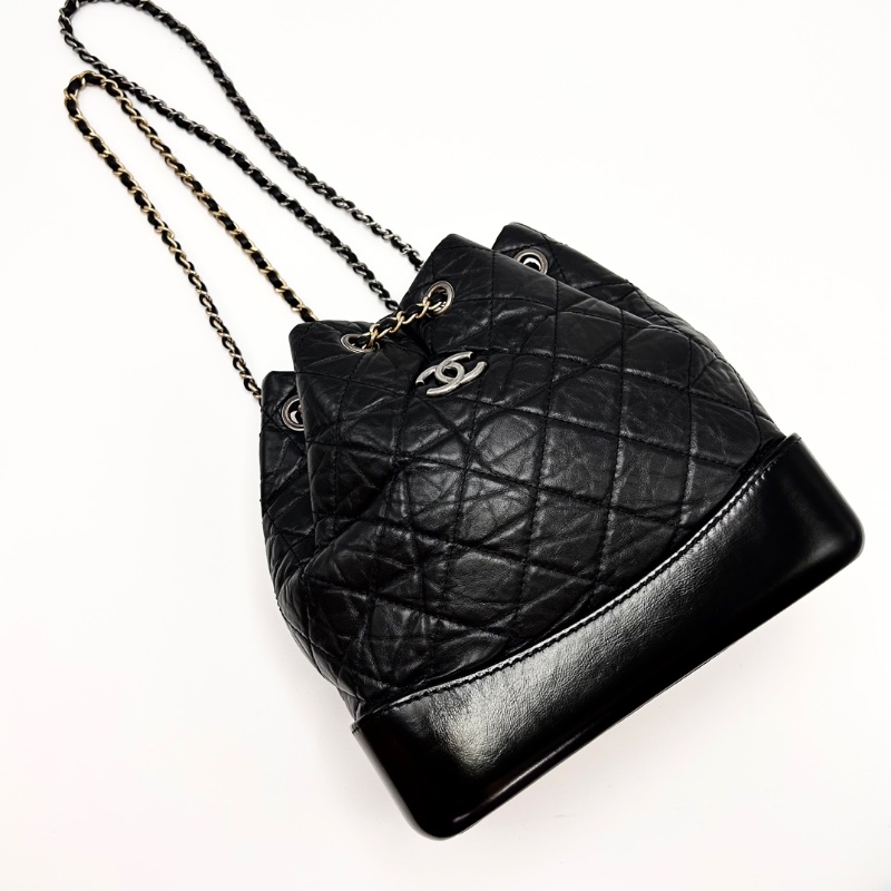 CHANEL 黑色銀扣流浪後背包 22*23*10 99新配件塵袋-5