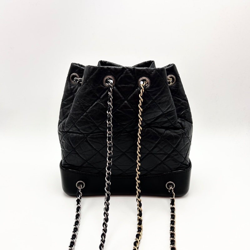 CHANEL 黑色銀扣流浪後背包 22*23*10 99新配件塵袋-6