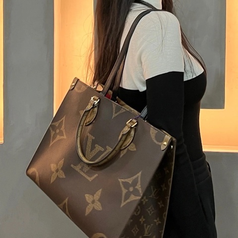 LV經典老花onthego中號手提肩背包 35*26*15 98新配件塵袋