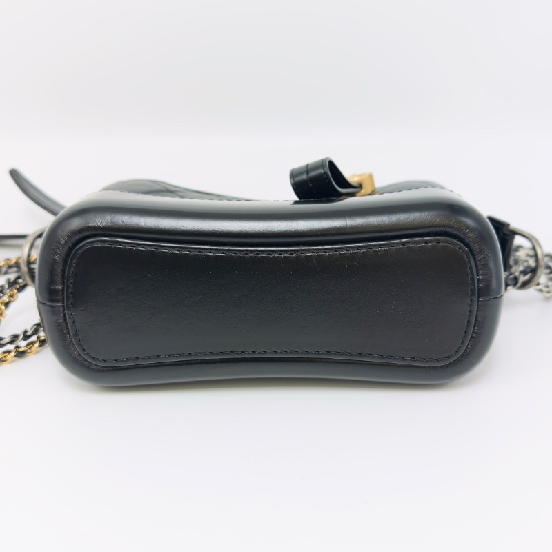 CHANEL黑金小號流浪肩背斜背包 20*16*9 99新配件塵袋-4