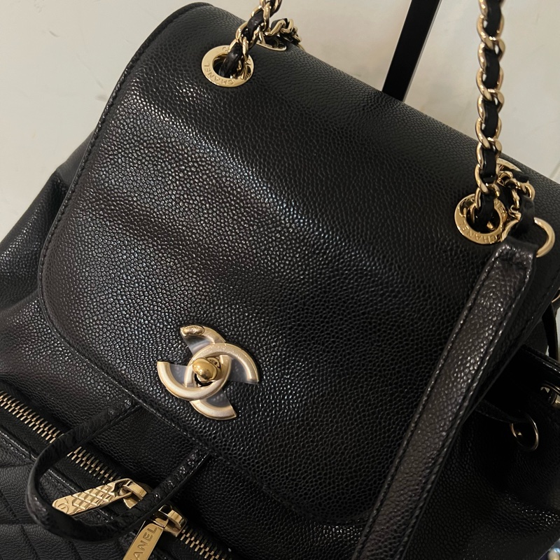 ෆ Chanel affinity 22p黑金荔枝牛皮雙肩後背包-6