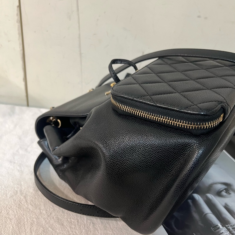 ෆ Chanel affinity 22p黑金荔枝牛皮雙肩後背包-9