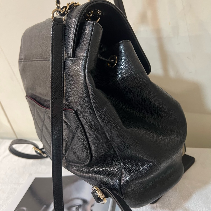 ෆ Chanel affinity 22p黑金荔枝牛皮雙肩後背包-11