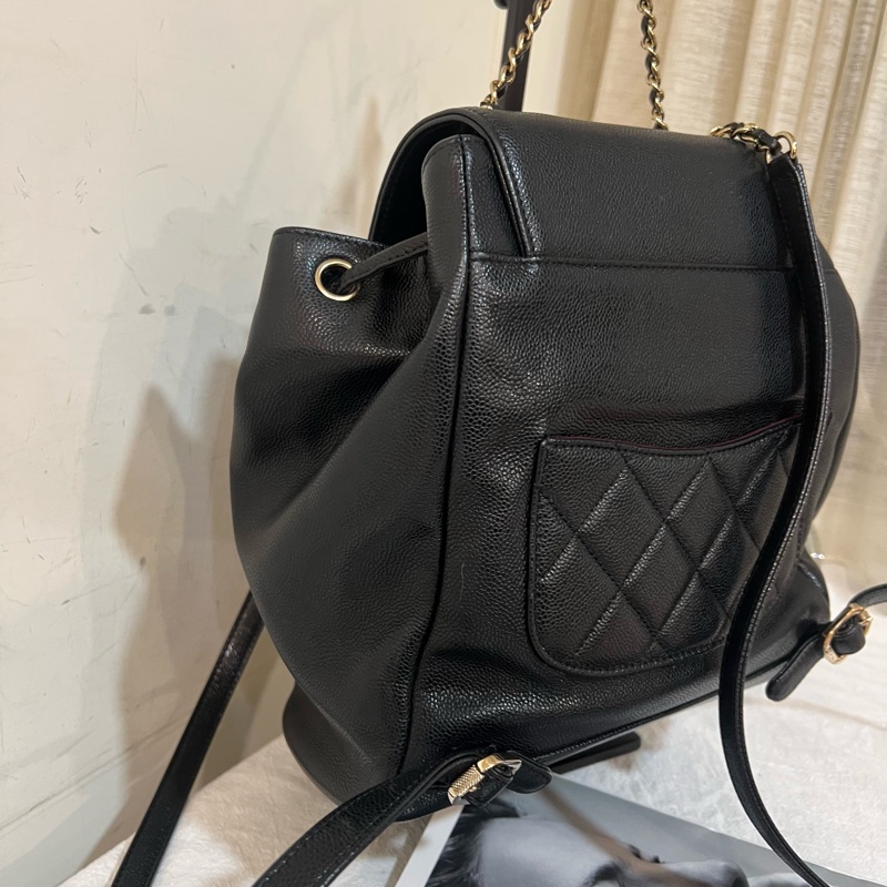 ෆ Chanel affinity 22p黑金荔枝牛皮雙肩後背包-12