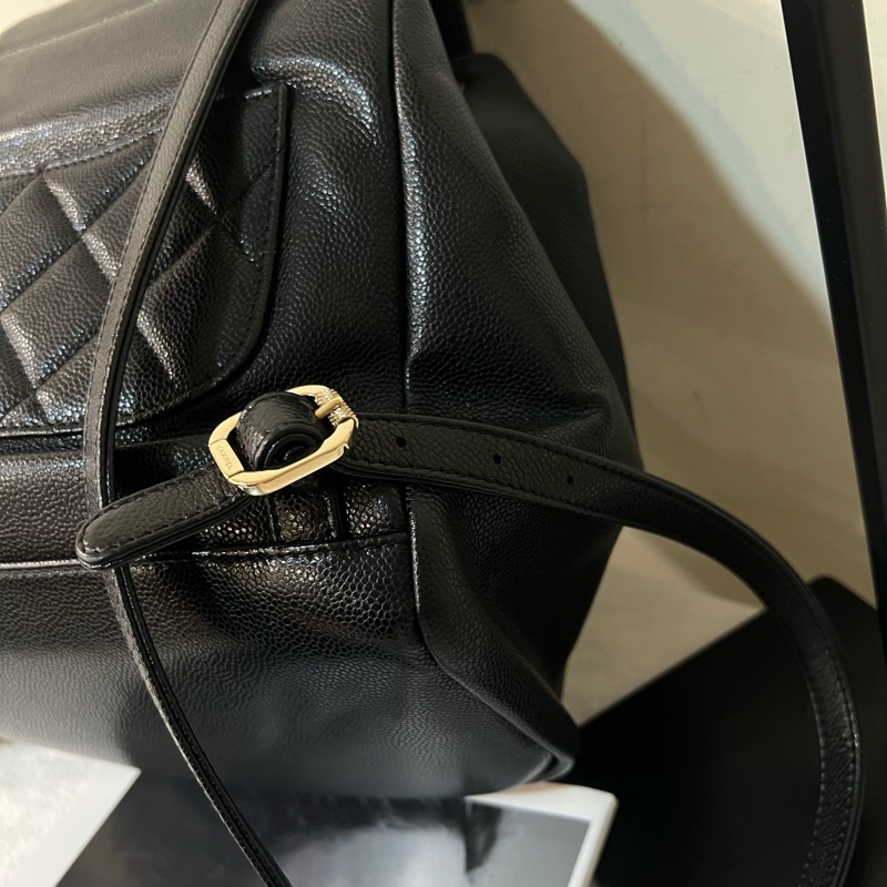 ෆ Chanel affinity 22p黑金荔枝牛皮雙肩後背包-15