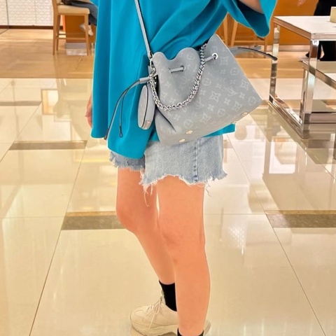 LV Bella系列月光女神抽繩水桶肩背斜背包芯片款 22*19*14 98新配件塵袋