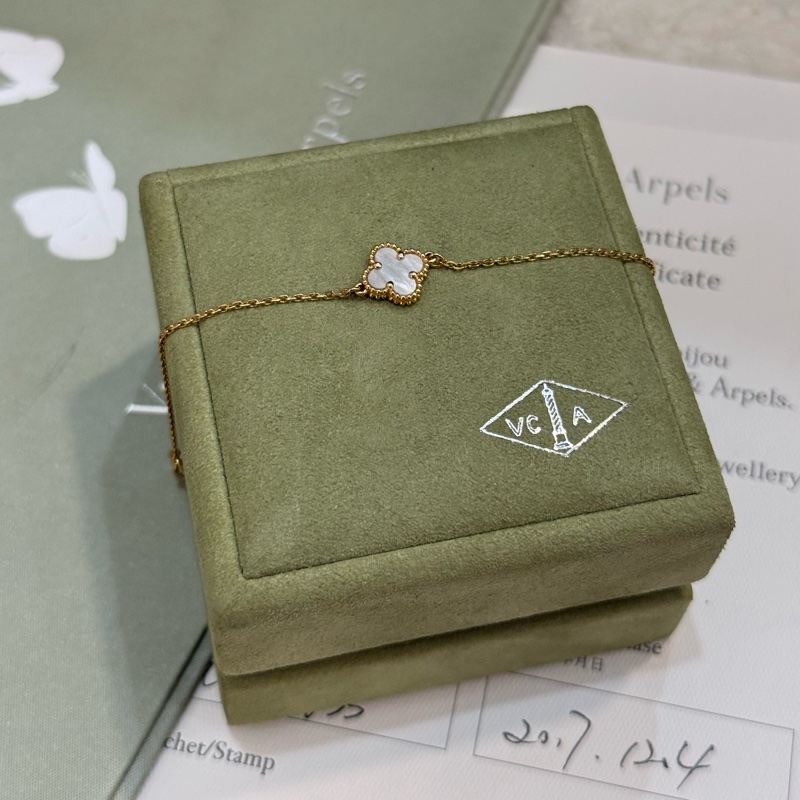 Vca 白貝母 手鍊 小號-1