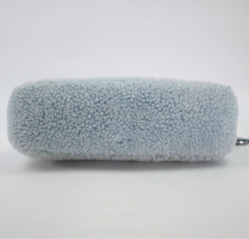 【90%新✨】Prada Hobo天藍色羊羔毛 限定款-4