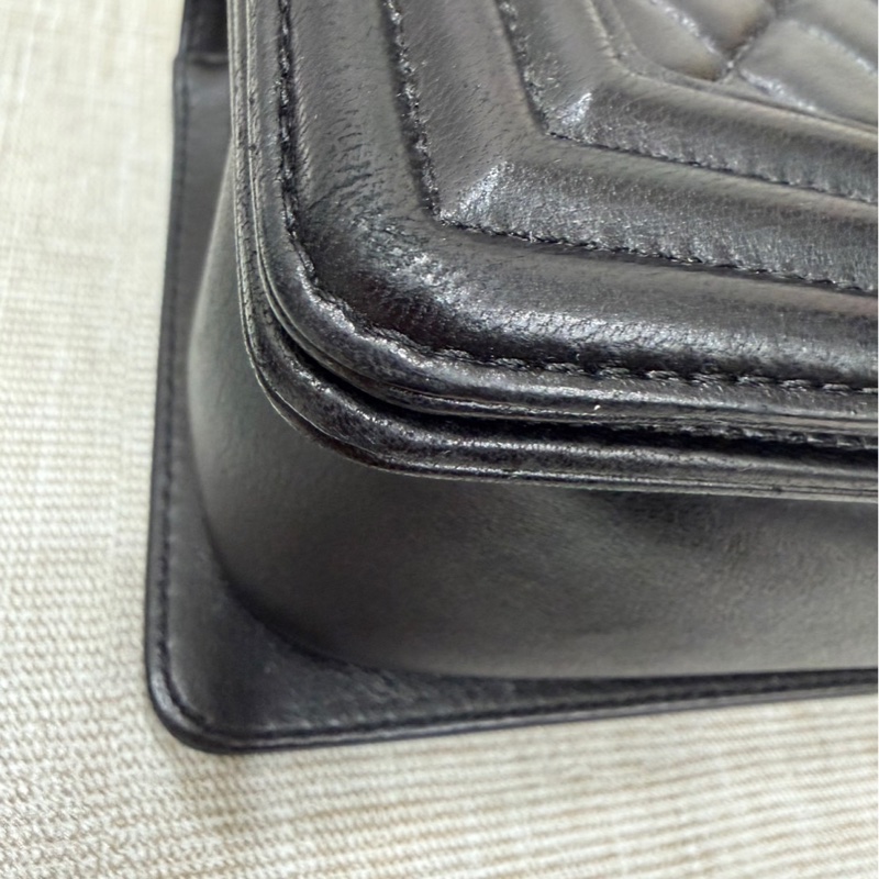 chanel香奈兒 Boy25黑金羊皮中號-11