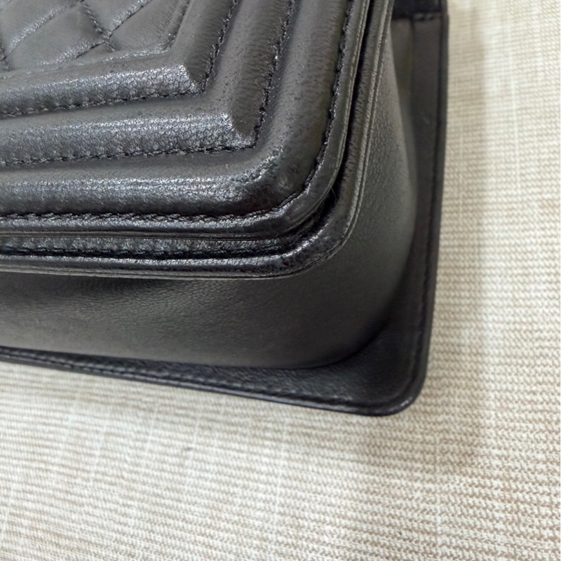 chanel香奈兒 Boy25黑金羊皮中號-38