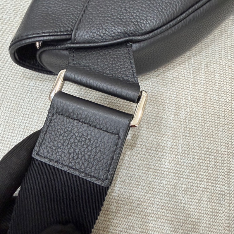DIOR迪奧 Saddle 馬鞍包 粒面觸感牛皮胸包/單肩斜挎包 黑色 男款#男士斜挎包-15