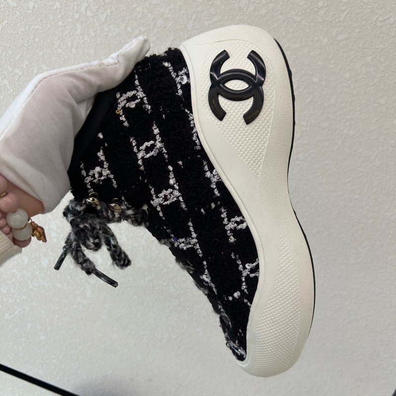 全新 chanel香奈兒 滿印滑雪鞋休閒鞋 帶釘可折疊 39碼。-1