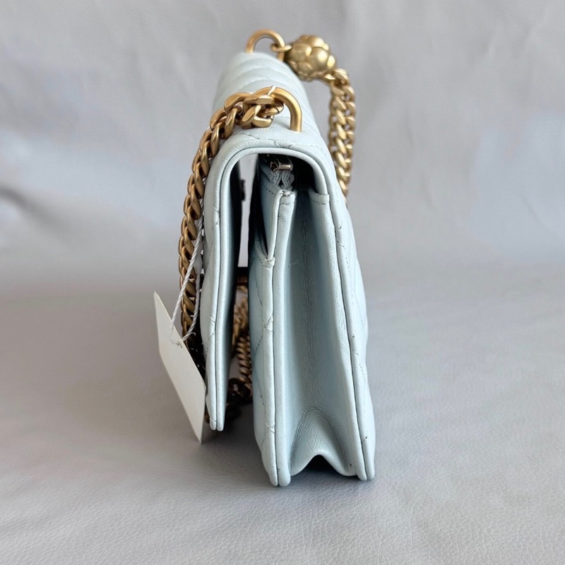 ✨全網最低價 !Chanel WOC 19cm 淡藍色 羊皮 山茶花金扣 鏈條包 芯片款-6