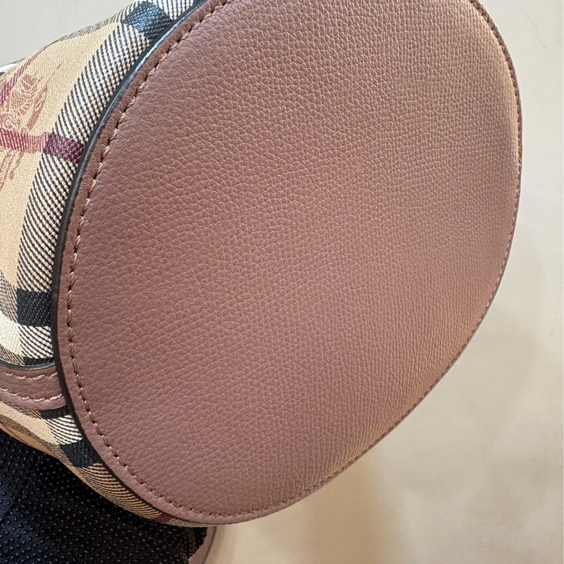 Burberry 戰馬格紋水桶包-3