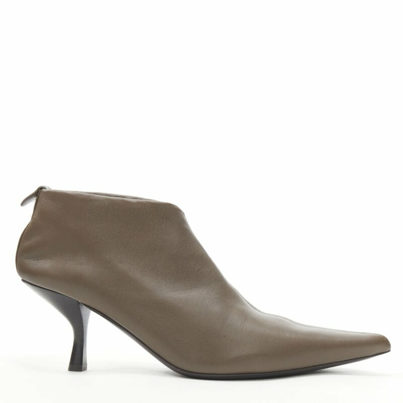 new THE ROW Bourgeoise Stretch taupe brown pointy curved heel low bootie EU35.5-0