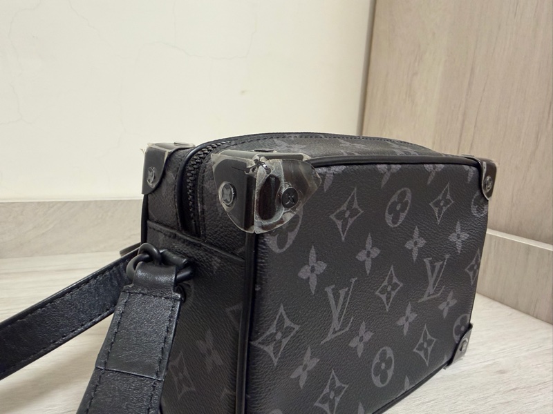 Louis Vuitton lv soft trunk-5