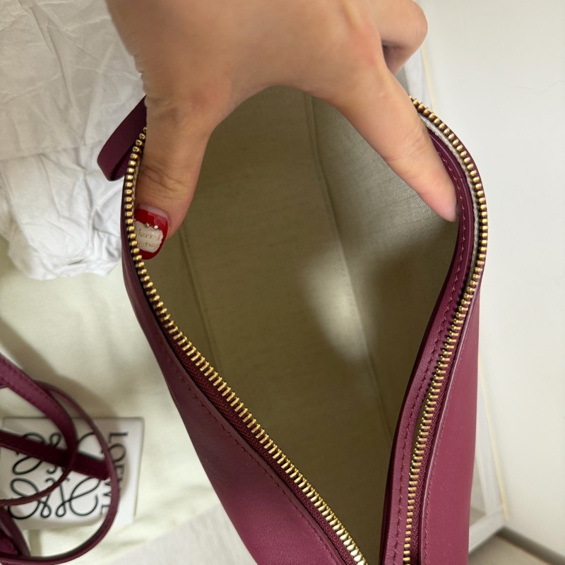 Loewe Hobo 酒紅色-8