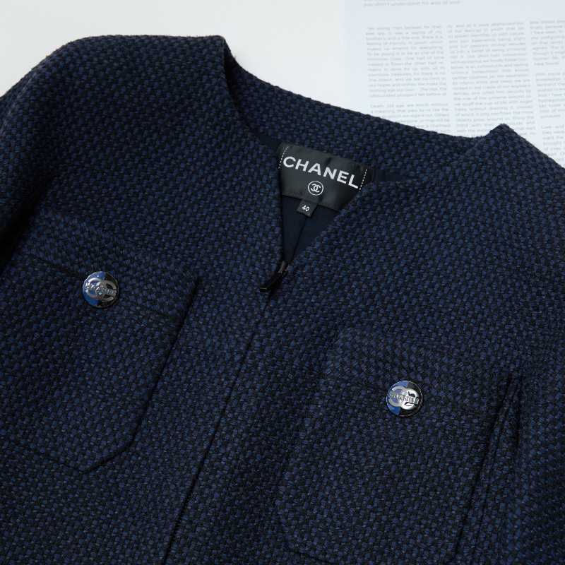 ❤️ CHANEL 深藍款 優雅外套 精緻LOGO紐扣-1