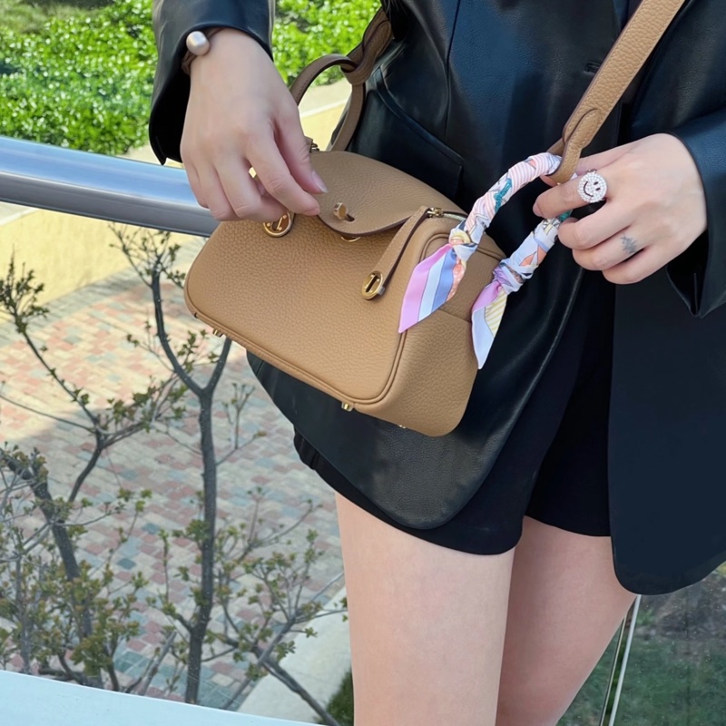 Hermes mini Lindy 餅乾色 金釦-1