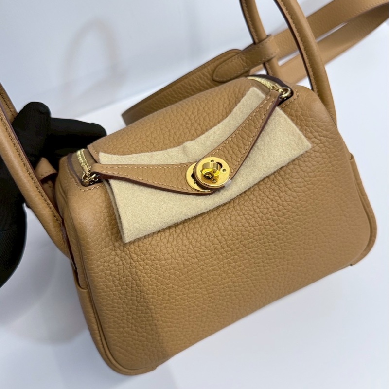 Hermes mini Lindy 餅乾色 金釦-6