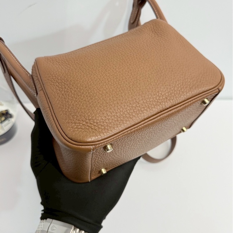 Hermes mini Lindy 金棕金釦-11