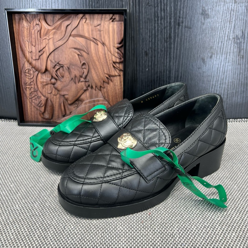 香奈兒 小羊皮黑金高跟鞋 碼數 37 99 新。-0