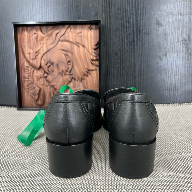 香奈兒 小羊皮黑金高跟鞋 碼數 37 99 新。-2