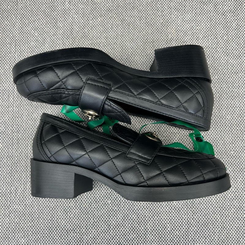 香奈兒 小羊皮黑金高跟鞋 碼數 37 99 新。-6