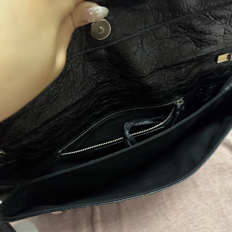 BALENCIAGA 羊皮皮革Edge Envelope 黑色-8