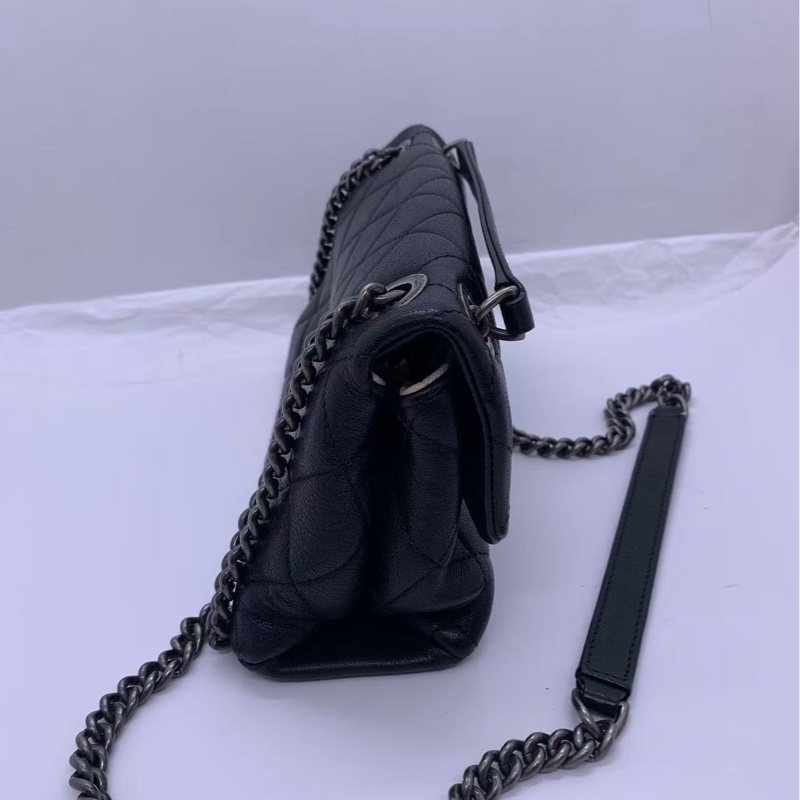 二手chanel 香奈兒CF 季節款黑色牛皮鏈條包，邊角有使用磨損，內里有發黑-3