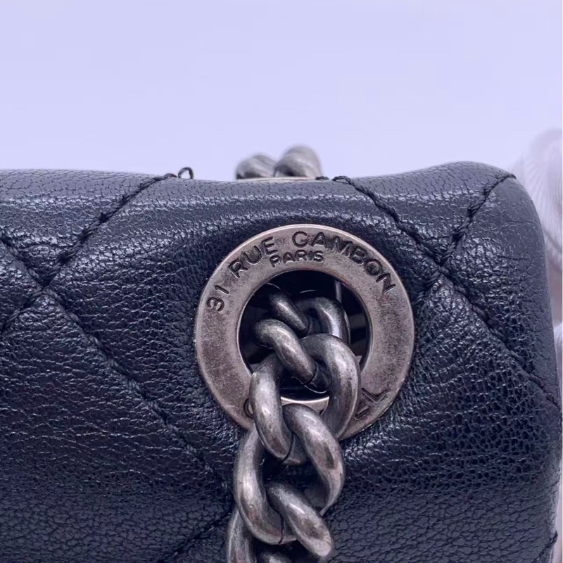 二手chanel 香奈兒CF 季節款黑色牛皮鏈條包，邊角有使用磨損，內里有發黑-12