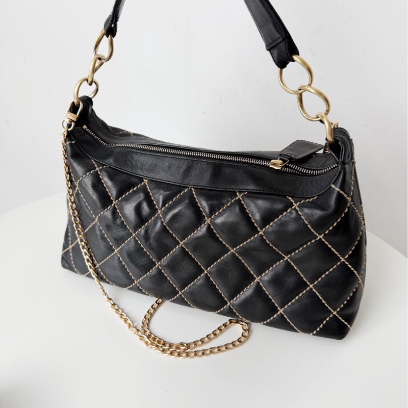 Chanel香奈兒黑金外縫線腋下包飯盒包手提包-3