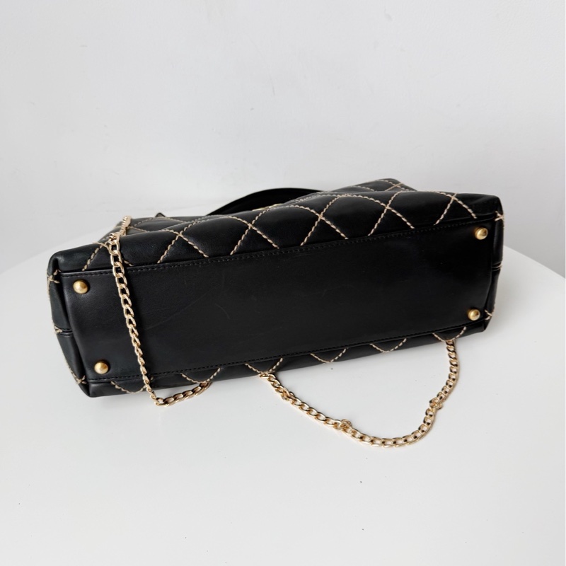 Chanel香奈兒黑金外縫線腋下包飯盒包手提包-7