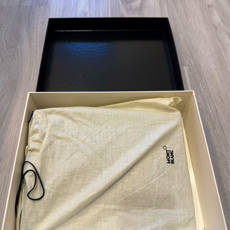 萬寶龍龍手拿包-1