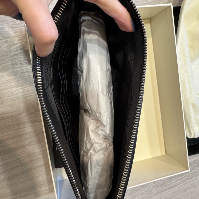 萬寶龍龍手拿包-12