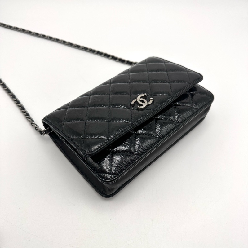 CHANEL 黑銀漆皮woc肩背斜背包19*12*4 98新配件塵袋-3