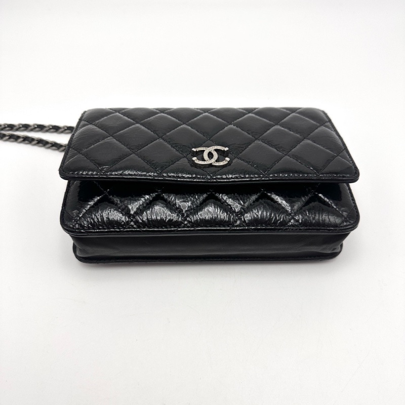 CHANEL 黑銀漆皮woc肩背斜背包19*12*4 98新配件塵袋-4