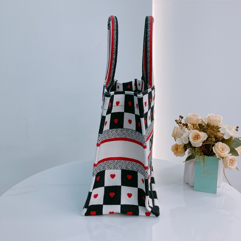MS0456 CHRISTIAN DIOR 迪奧中號特別花紋手拿包包BOOK TOTE DIORAMOUR D-CHESS MEDIUM-26