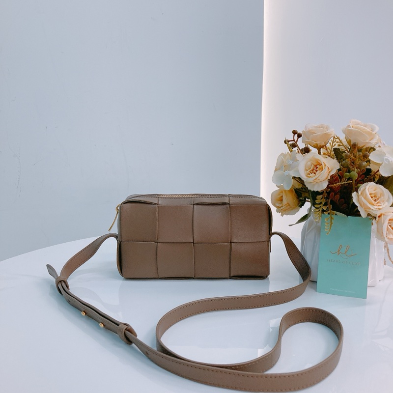 MS0457 BOTTEGA VENETA 寶緹嘉迷你經典大格仔紋肩帶包包CASSETTE INTRECCIATO MINI LAMBSKIN-2