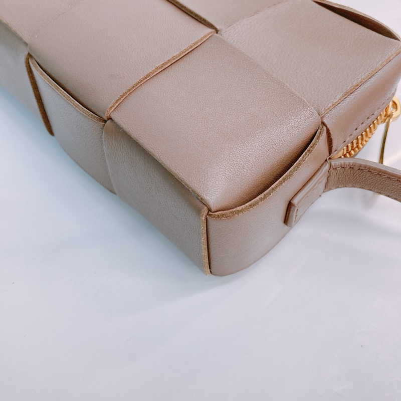 MS0457 BOTTEGA VENETA 寶緹嘉迷你經典大格仔紋肩帶包包CASSETTE INTRECCIATO MINI LAMBSKIN-7