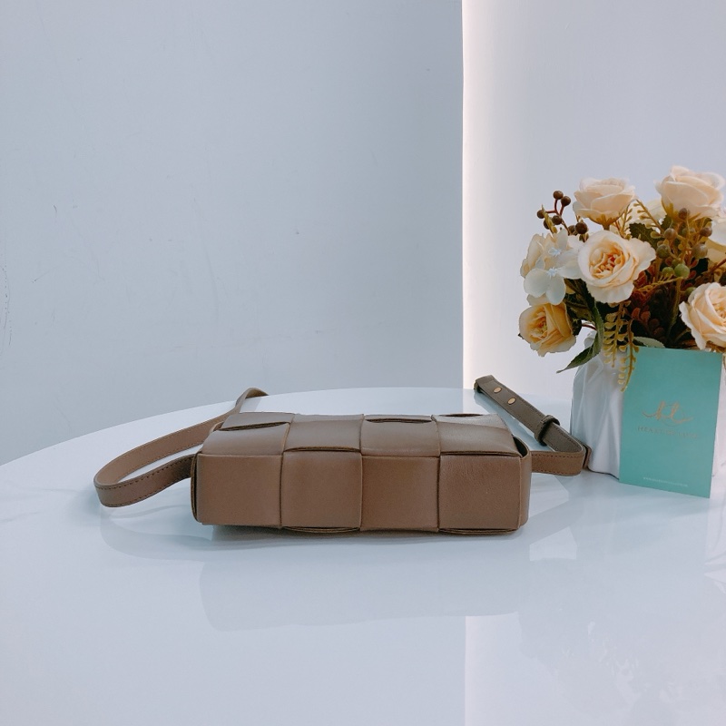 MS0457 BOTTEGA VENETA 寶緹嘉迷你經典大格仔紋肩帶包包CASSETTE INTRECCIATO MINI LAMBSKIN-23