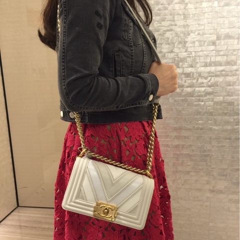 CHANEL leboy V紋拼皮金扣肩背斜背包20*12*6 98新配件塵袋