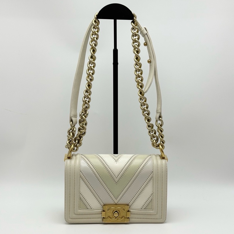 CHANEL leboy V紋拼皮金扣肩背斜背包20*12*6 98新配件塵袋-1